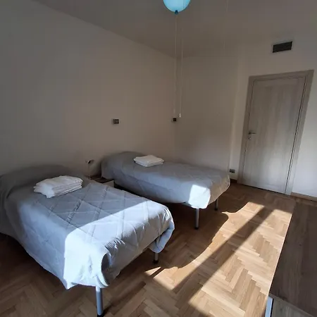 Centre Nhe Apartament Lecco